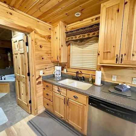 2 Bed Cabin Hot Tub Close To Helen #16 Ngoại thất bức ảnh
