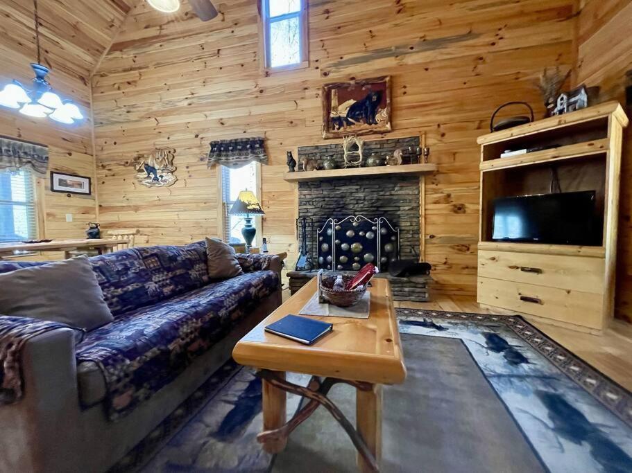 2 Bed Cabin Hot Tub Close To Helen #16 Ngoại thất bức ảnh
